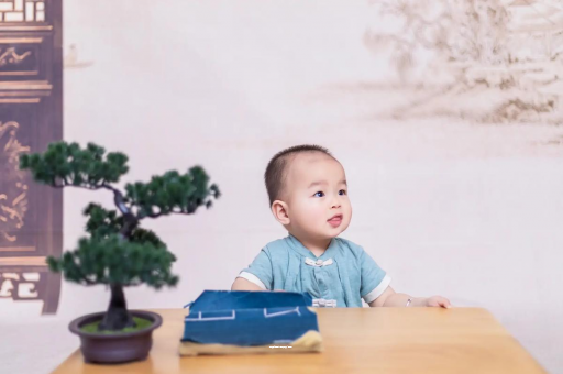 林芝宝宝眼屎多是什么原因 林芝宝宝眼屎多是什么原因